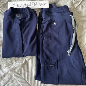 Navy blue Figs Rafaela top XXS and Zamora Jogger Small regular